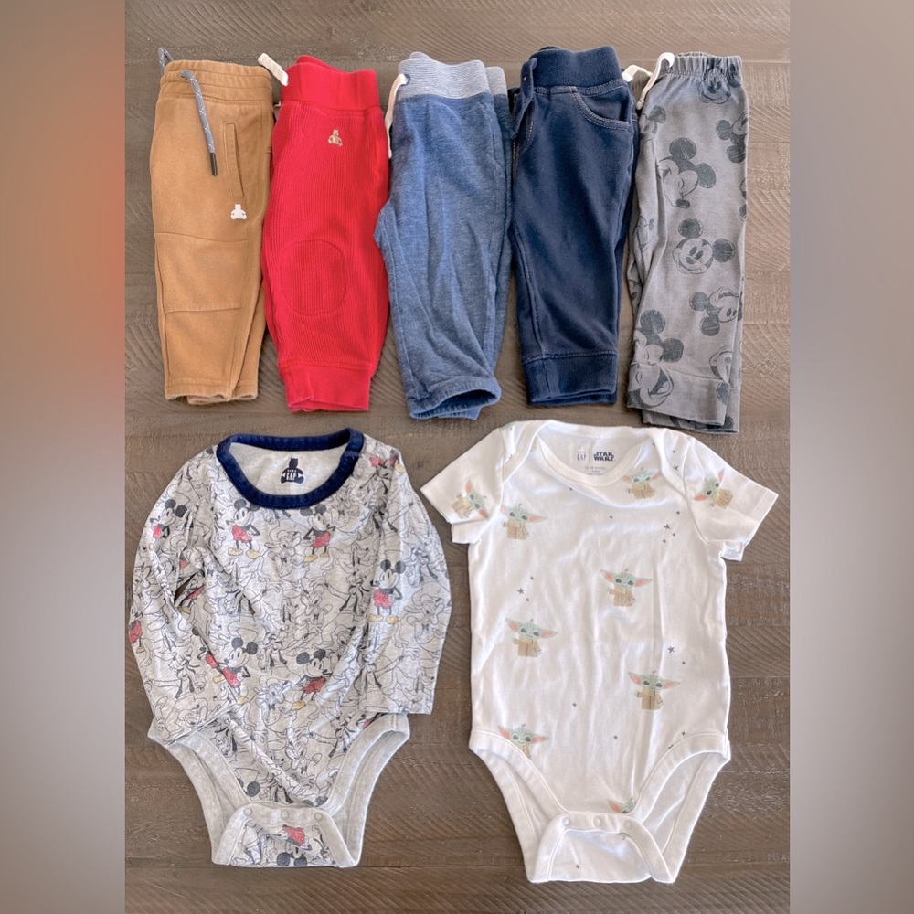 Bundle of Baby Gap clothing size 12-18 months